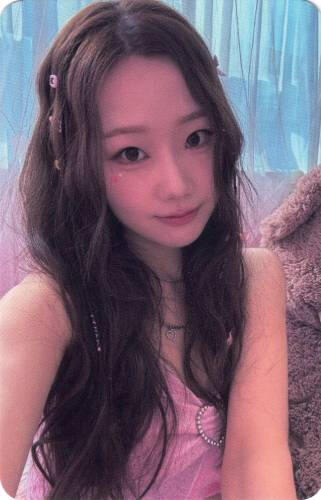 Photocard of Yousom smiling