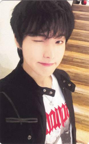 Photocard of Yonghoon winking and smiling