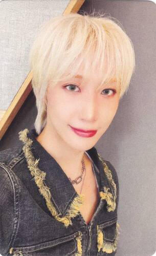 Photocard of Dongmyeong smiling