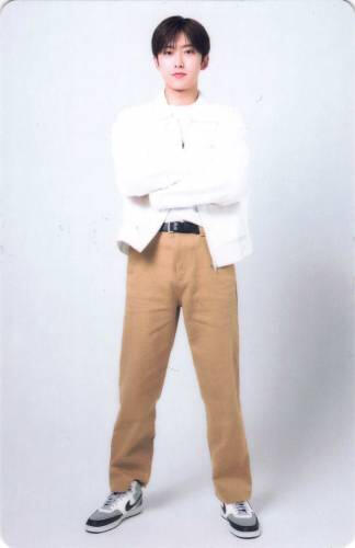 Photocard of Fuma standing with his arms crossed
