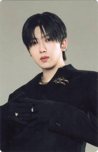 Photocard of Fuma dressed in all black and interlocking his fingers