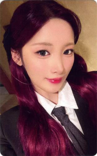 Photocard of Yuki smiling