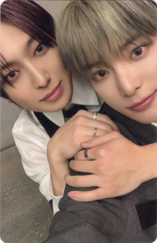 Photocard of Fuma hugging Harua from behind